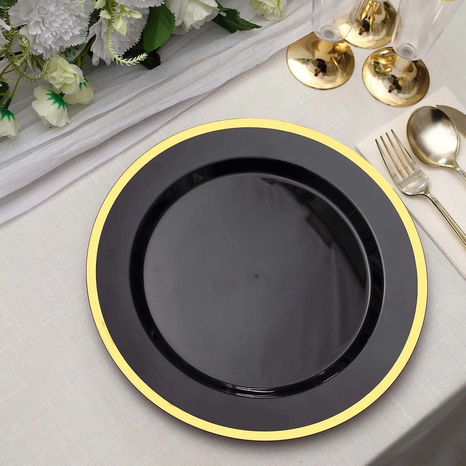 10 Pack 10" Regal Black and Gold Round Plastic Dinner Plates