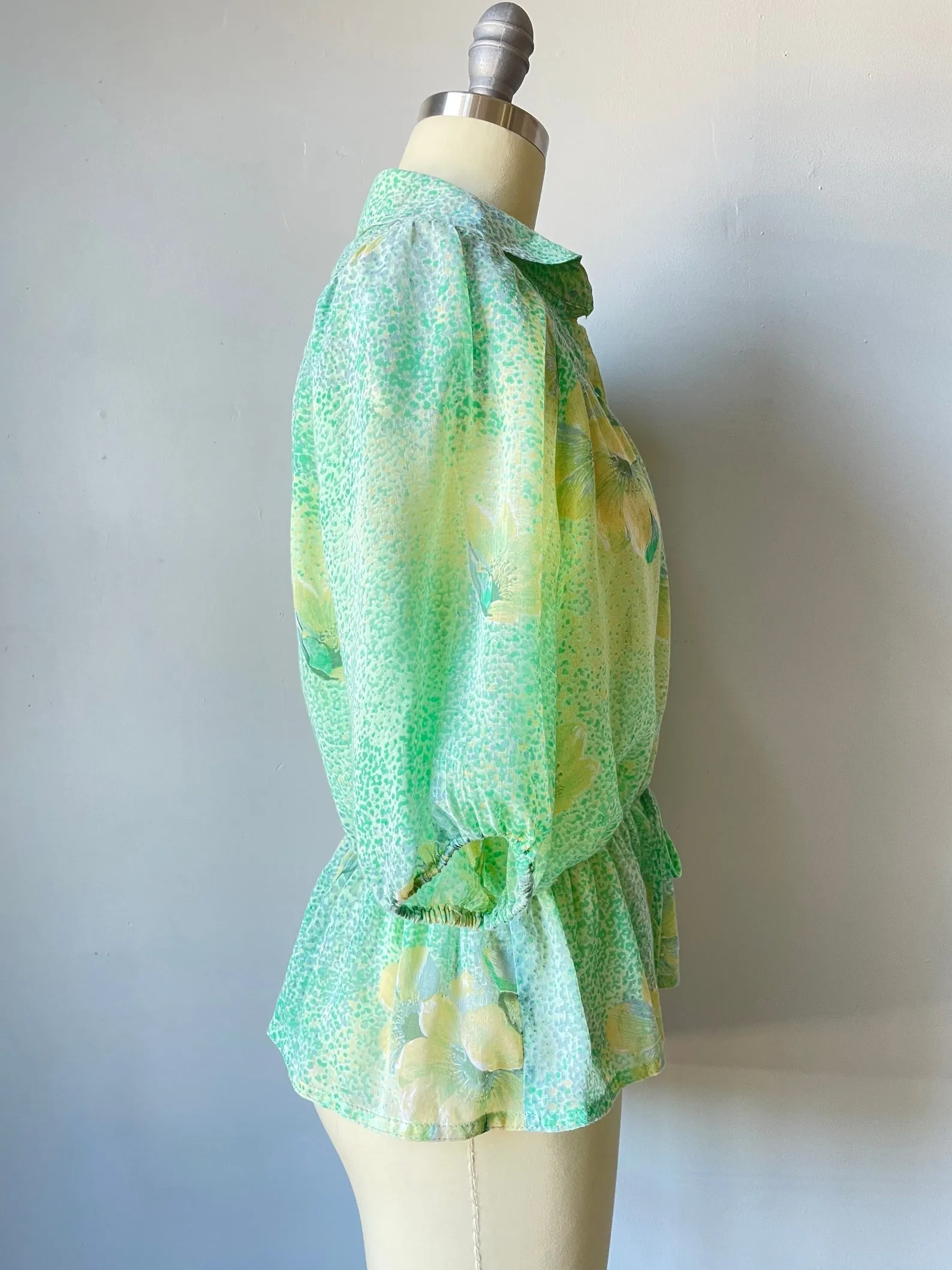 1970s Blouse Semi Sheer Floral Top L