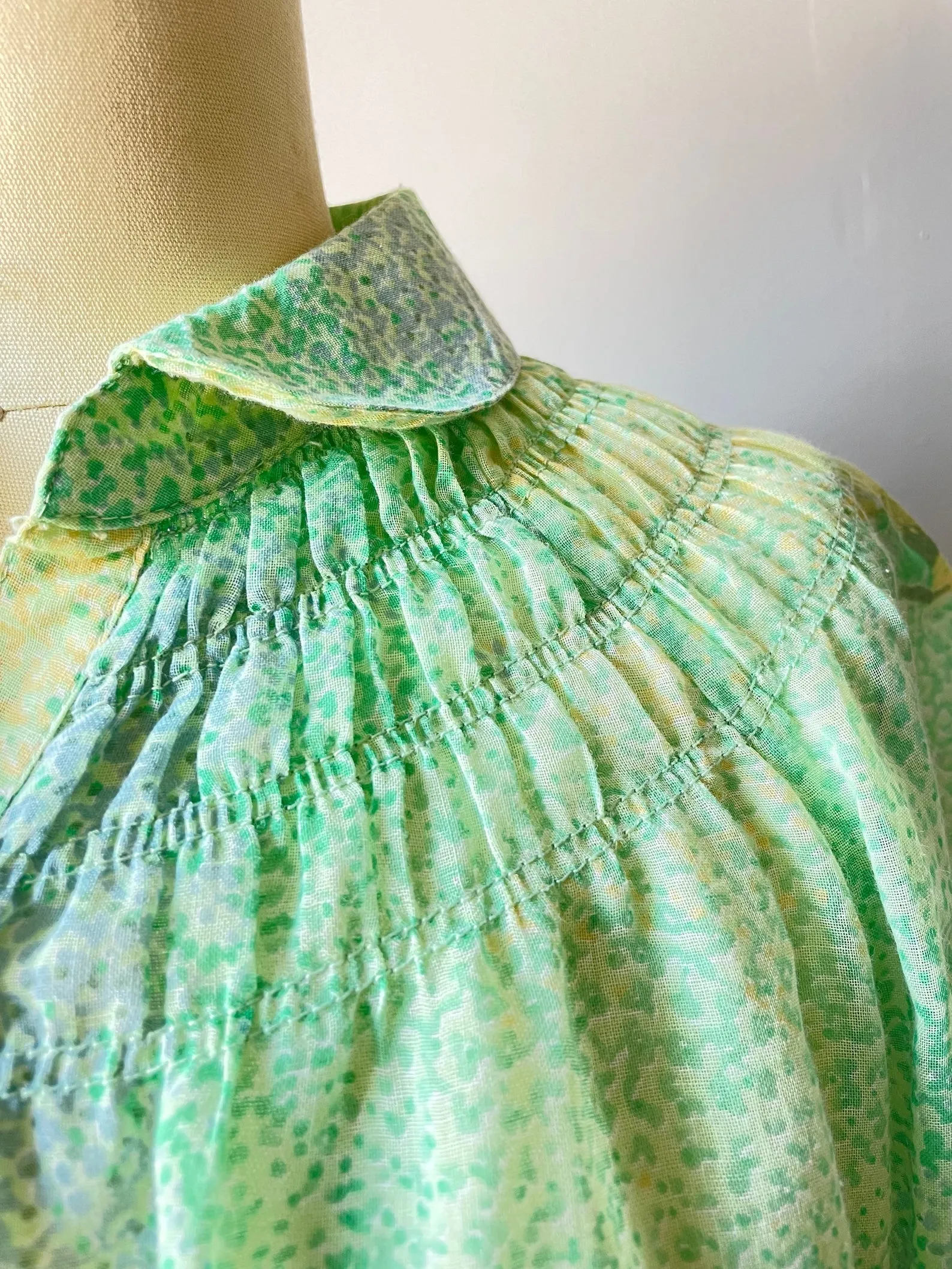 1970s Blouse Semi Sheer Floral Top L