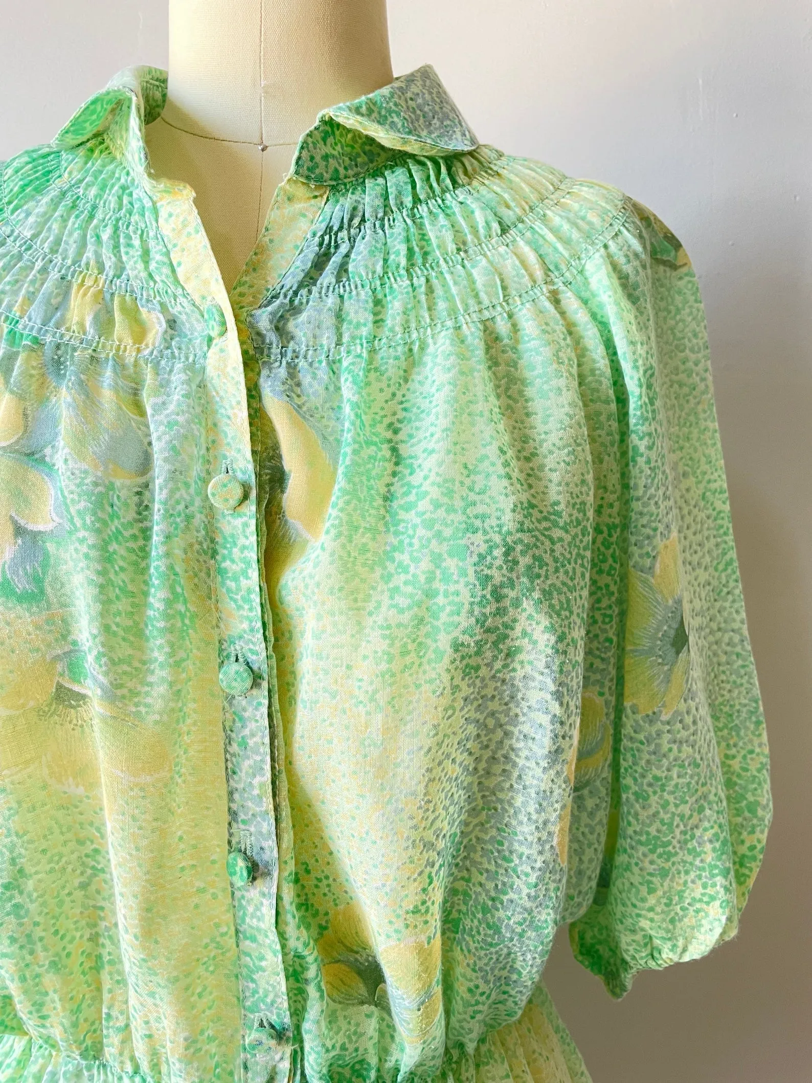 1970s Blouse Semi Sheer Floral Top L