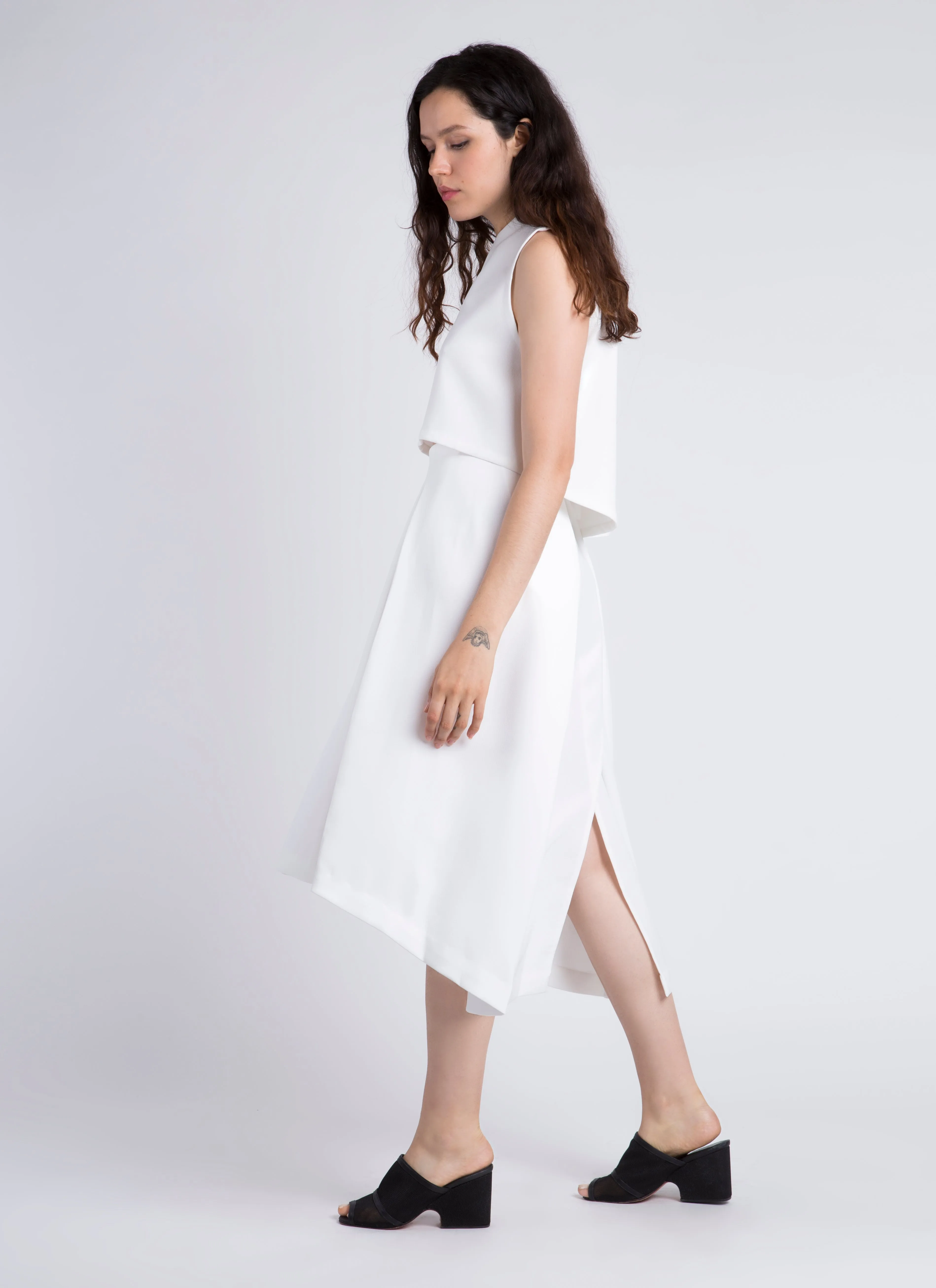 Piece Of Ring Pleated Midi Skirt - White